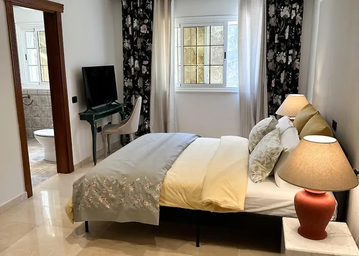 Boutique Leicht & Friends Kro Costa Adeje (Tenerife)